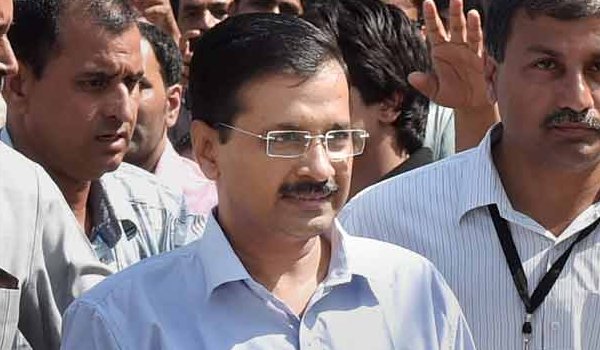 दिल्ली की केजरीवाल सरकार से भागने लगे अफसर, केन्द्र में डैपुटेशन की गुहार दिल्ली की केजरीवाल सरकार से भागने लगे अफसर, केन्द्र में डैपुटेशन की गुहार