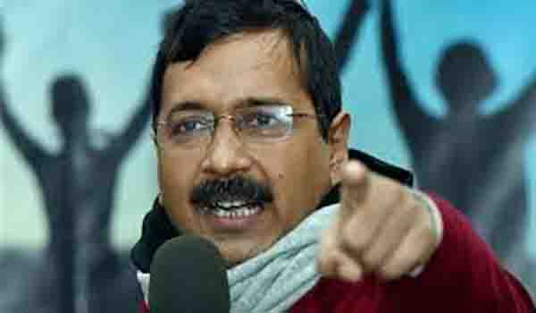 केजरीवाल की नौकरशाहों को चेतावनी, राजनीति करनी है तो चुनाव में आएं केजरीवाल की नौकरशाहों को चेतावनी, राजनीति करनी है तो चुनाव में आएं