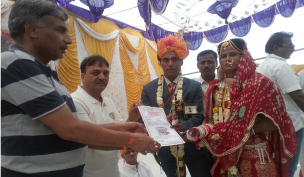 वैष्ण समाज का सामूहिक विवाह सम्मेलन, 14 जोडों ने लिए फेरे वैष्ण समाज का सामूहिक विवाह सम्मेलन, 14 जोडों ने लिए फेरे