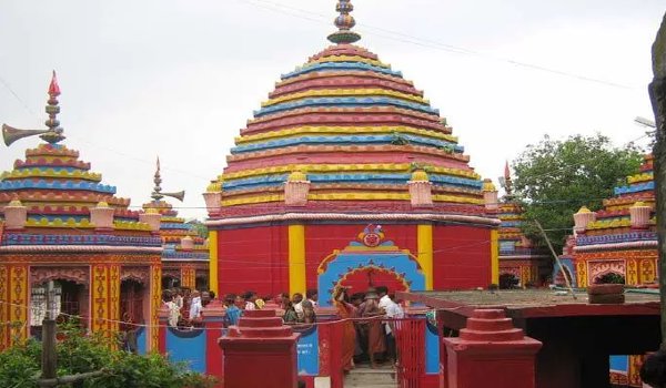 नवरात्र में मां छिन्नमस्तिका मंदिर में होती है विशेष पूजा-अर्चना