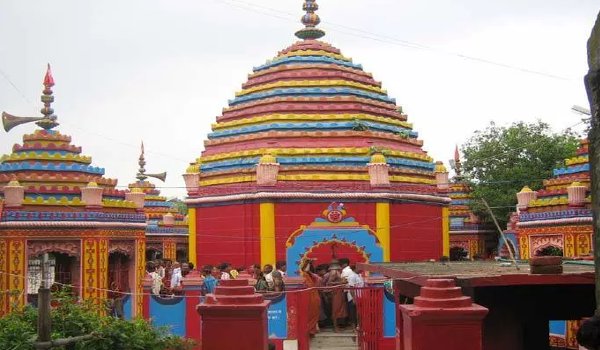 नवरात्र में मां छिन्नमस्तिका मंदिर में होती है विशेष पूजा-अर्चना नवरात्र में मां छिन्नमस्तिका मंदिर में होती है विशेष पूजा-अर्चना