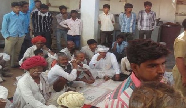 37 persons hospitalized for suspected food poisoning