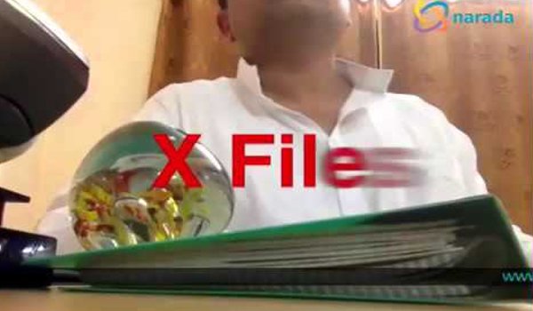 नारद स्टिंग में फंसे टीएमसी सांसद, सुप्रीम कोर्ट में सुनवाई 29 अप्रेल को नारद स्टिंग में फंसे टीएमसी सांसद, सुप्रीम कोर्ट में सुनवाई 29 अप्रेल को