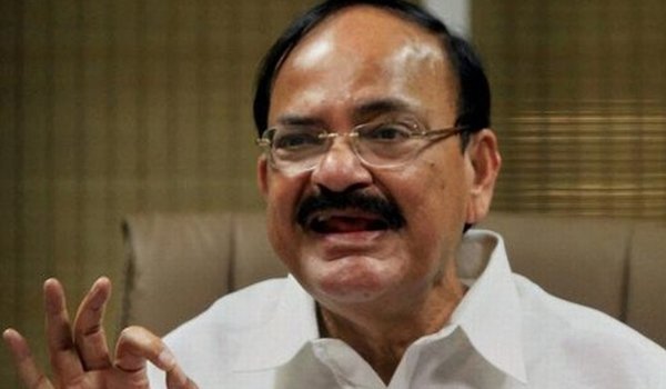 वेंकैया नायडू ने शंकराचार्य के विचारों पर जताई असहमति वेंकैया नायडू ने शंकराचार्य के विचारों पर जताई असहमति