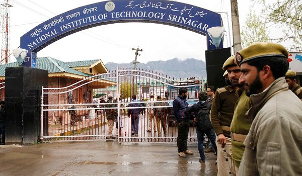 एनआईटी श्रीनगर में हालात जल्द सामान्य होने की उम्मीद एनआईटी श्रीनगर में हालात जल्द सामान्य होने की उम्मीद