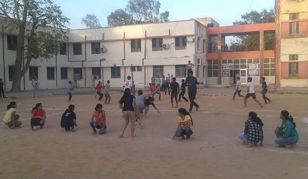 ‘सिनैप्स-2016’ औपचारिक शुभारंभ, प्राचार्य ने क्रासकंट्री रेस को दिखाई हरी झंडी ‘सिनैप्स-2016’ औपचारिक शुभारंभ, प्राचार्य ने क्रासकंट्री रेस को दिखाई हरी झंडी