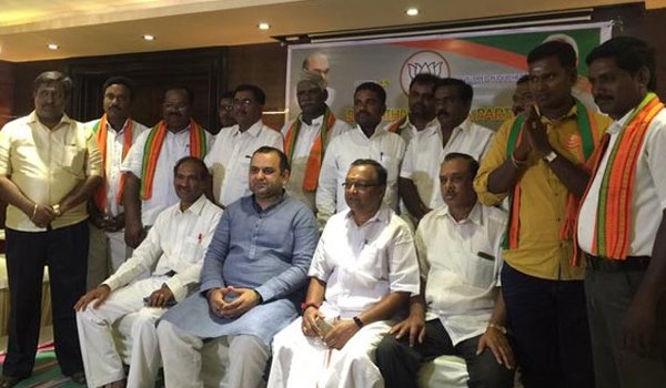 पुड्डुचेरी में अकेले चुनाव लड़ेगी भाजपा, उम्मीदवारों की पहली सूची जारी पुड्डुचेरी में अकेले चुनाव लड़ेगी भाजपा, उम्मीदवारों की पहली सूची जारी