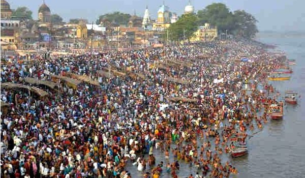 अयोेध्या में श्रीरामनवमी की धूम, सरयू में डुबकी लगा रहे श्रद्धालु अयोेध्या में श्रीरामनवमी की धूम, सरयू में डुबकी लगा रहे श्रद्धालु