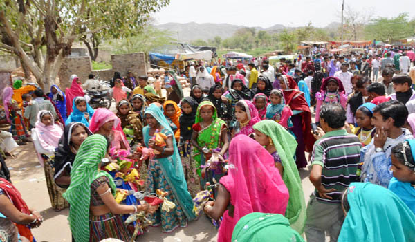 आदिवासियों के इस मेले में लडकी को भगाकर शादी करने की परंपरा