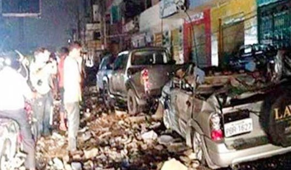इक्वाडोर में भूकंप से 272 लोगों की मौत, बढ़ा सुनामी का खतरा इक्वाडोर में भूकंप से 272 लोगों की मौत, बढ़ा सुनामी का खतरा