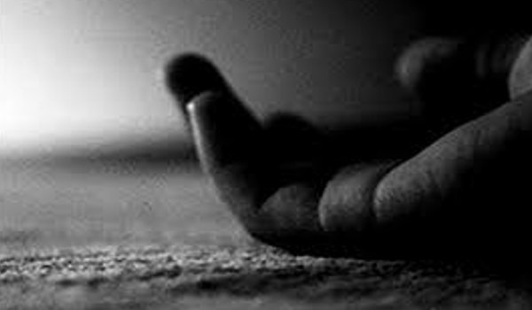 पत्नी से झगडा हुआ तो रातभर पी शराब, सुबह छत से लगा दी छलांग पत्नी से झगडा हुआ तो रातभर पी शराब, सुबह छत से लगा दी छलांग