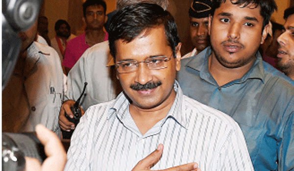 केजरीवाल सरकार के 3 महीने का विज्ञापन का खर्च 15 करोड़ रुपए केजरीवाल सरकार के 3 महीने का विज्ञापन का खर्च 15 करोड़ रुपए