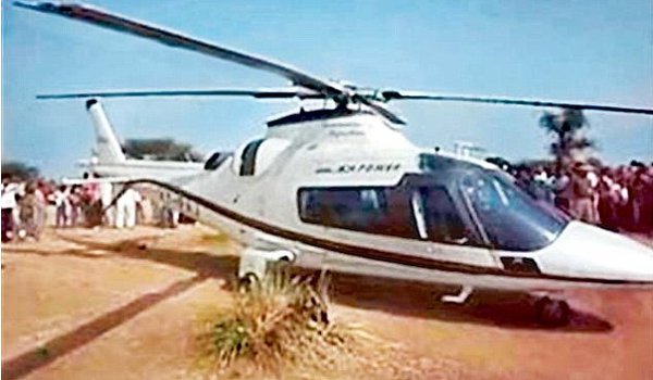 राजे सरकार के लिए परेशानी बना अगस्ता हेलिकॉप्टर