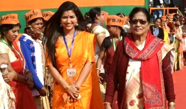 बीजेपी की इस महिला विधायक की खूबसूरती के चर्चे, देखिए फोटो बीजेपी की इस महिला विधायक की खूबसूरती के चर्चे, देखिए फोटो