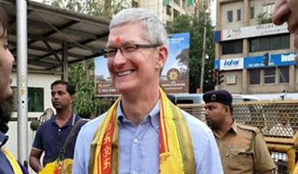 भारत पहुंचे ऐपल के सीईओ टिम कुक, किए सिद्धिविनायक मंदिर में दर्शन भारत पहुंचे ऐपल के सीईओ टिम कुक, किए सिद्धिविनायक मंदिर में दर्शन