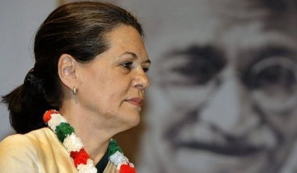 कांग्रेस की बागडोर विदेशी मूल की सोनिया गांधी के हाथों में क्यों? कांग्रेस की बागडोर विदेशी मूल की सोनिया गांधी के हाथों में क्यों?