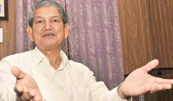 सीबीआई ने हरीश रावत से लंबी पूछताछ के बाद 7 जून को फिर तलब किया सीबीआई ने हरीश रावत से लंबी पूछताछ के बाद 7 जून को फिर तलब किया