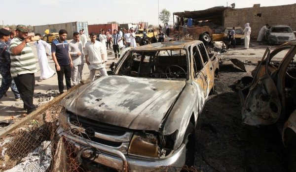 इराक में दो कार धमाकों में 33 लोगों की मौत इराक में दो कार धमाकों में 33 लोगों की मौत