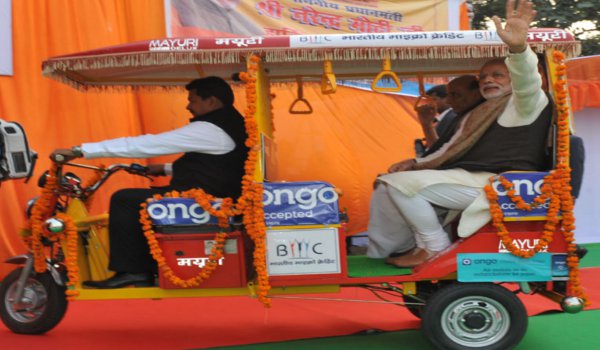 पीएम मोदी की रिक्शा चालकों के साथ चौपाल, 16 को सौपा ई रिक्शा पीएम मोदी की रिक्शा चालकों के साथ चौपाल, 16 को सौपा ई रिक्शा