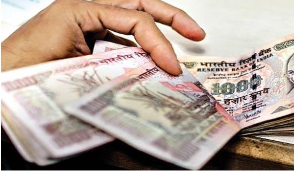 बेसिल चिटफंड कम्पनी के मैनेजर की पत्नी अरेस्ट बेसिल चिटफंड कम्पनी के मैनेजर की पत्नी अरेस्ट