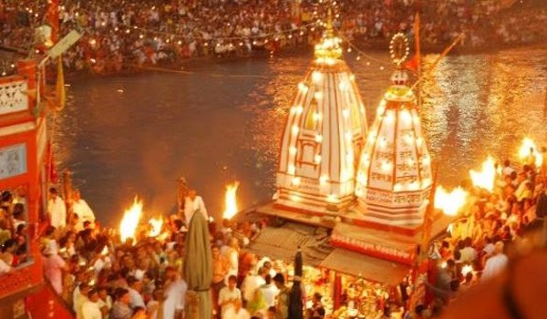 सिंहस्थ कुंभ का अंतिम शाही स्नान शनिवार तडके तीन बजे से सिंहस्थ कुंभ का अंतिम शाही स्नान शनिवार तडके तीन बजे से