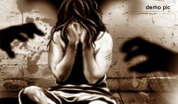 नाबालिग छात्रा को अगवा कर दो युवकों ने किया गैंगरेप नाबालिग छात्रा को अगवा कर दो युवकों ने किया गैंगरेप