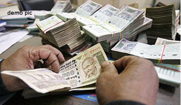 आईपीएल क्रिकेट मैच पर 16 लाख का सट्टा पकड़ा, दो अरेस्ट आईपीएल क्रिकेट मैच पर 16 लाख का सट्टा पकड़ा, दो अरेस्ट