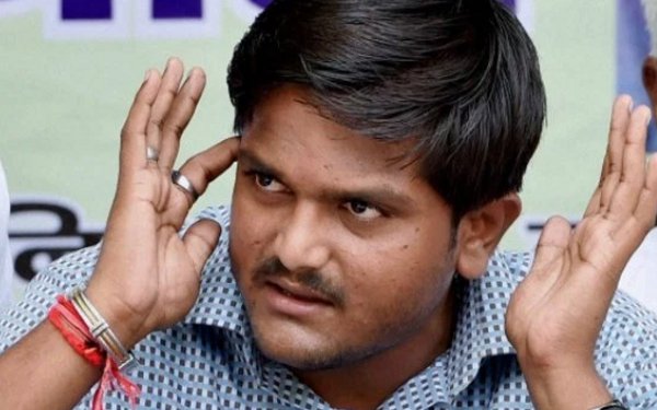 ईबीसी चाहिए या ओबीसी समाज तय करे: हार्दिक पटेल ईबीसी चाहिए या ओबीसी समाज तय करे: हार्दिक पटेल
