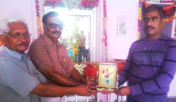 ‘नामदेव न्यूज डॉट कॉम’ को मिला सम्मान ‘नामदेव न्यूज डॉट कॉम’ को मिला सम्मान