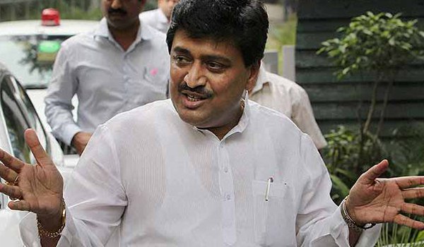 आदर्श मामला : भाजपा की एफआईआर की मांग, कांग्रेस का प्रतिशोध की राजनीति का आरोप आदर्श मामला : भाजपा की एफआईआर की मांग, कांग्रेस का प्रतिशोध की राजनीति का आरोप