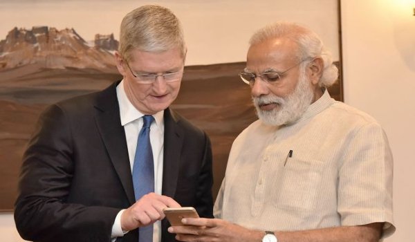 ऐपल के सीईओ टिम कुक ने प्रधानमंत्री मोदी से की मुलाकात