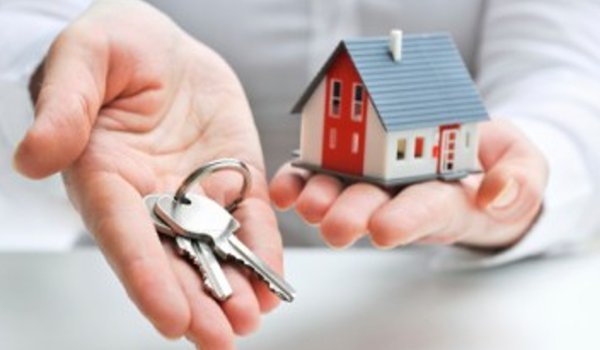 कीमतें कम होने के बावजूद नहीं बिक रहे मकान : रिपोर्ट