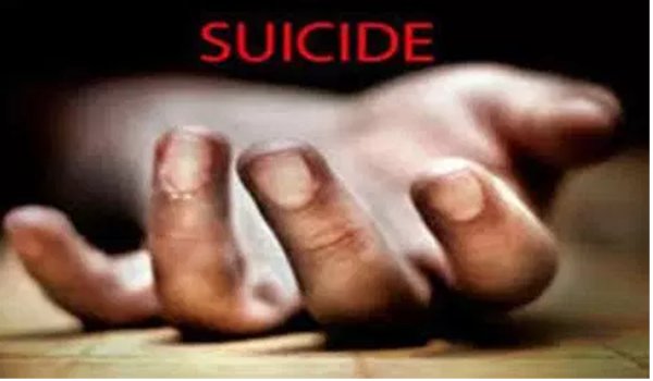 प्रेगनेंट आदिवासी महिला ने लगाई फांसी, दो दिन से पडा है शव प्रेगनेंट आदिवासी महिला ने लगाई फांसी, दो दिन से पडा है शव