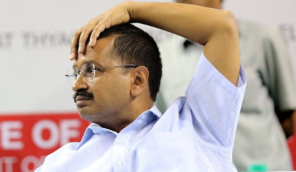 संसदीय सचिव मामले में चुनाव आयोग ने केजरीवाल सरकार से पूछे 11 सवाल संसदीय सचिव मामले में चुनाव आयोग ने केजरीवाल सरकार से पूछे 11 सवाल