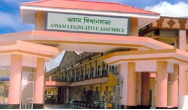 15 वर्षों के बाद बदला-बदला दिखा असम विधानसभा का नजारा 15 वर्षों के बाद बदला-बदला दिखा असम विधानसभा का नजारा