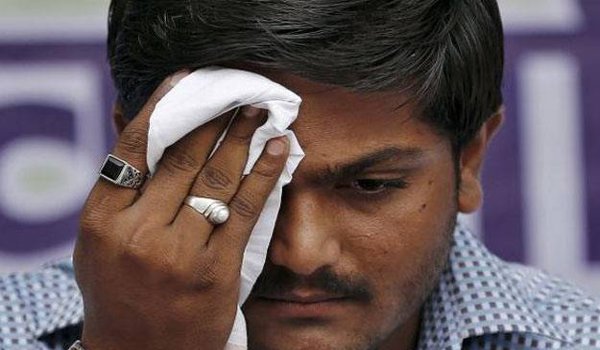 बीमारी के चलते हार्दिक पटेल की नहीं हो पाई पेशी बीमारी के चलते हार्दिक पटेल की नहीं हो पाई पेशी