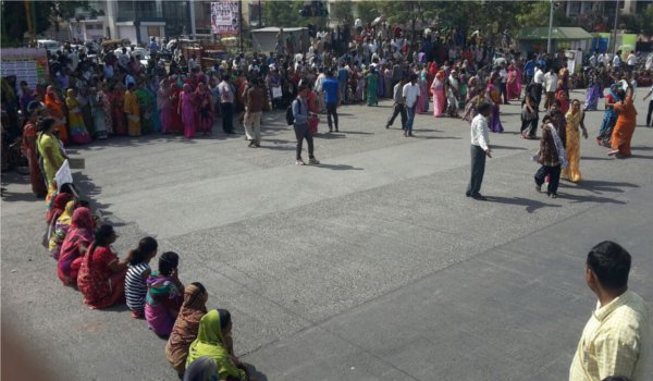 protest for Water, people blockade on BRTS in indore