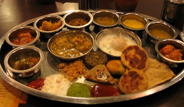 राजस्थानी व्यंजन : तडका, जायका और गुणवत्ता राजस्थानी व्यंजन : तडका, जायका और गुणवत्ता