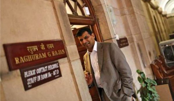 आरबीआई के नए गवर्नर के लिए तीन नाम रेस में सबसे आगे आरबीआई के नए गवर्नर के लिए तीन नाम रेस में सबसे आगे