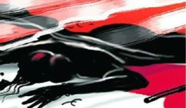 पत्नी के प्राइवेट पार्ट में घुसा दी लकडी, गला घोंटकर हत्या