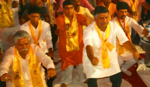 राजनीति की भेंट चढ़ा बिहार में योग, नहीं आए सीएम नीतीश के मंत्री राजनीति की भेंट चढ़ा बिहार में योग, नहीं आए सीएम नीतीश के मंत्री
