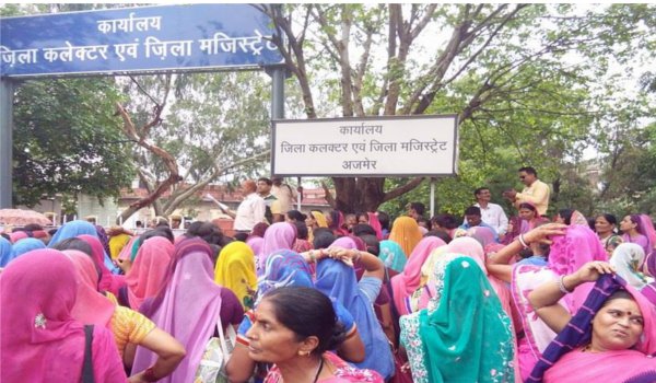 anganwadi workers protest against state government in ajmer 