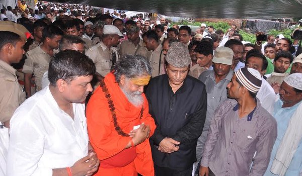 late Mohammad Hashim Ansari gets guard of honour