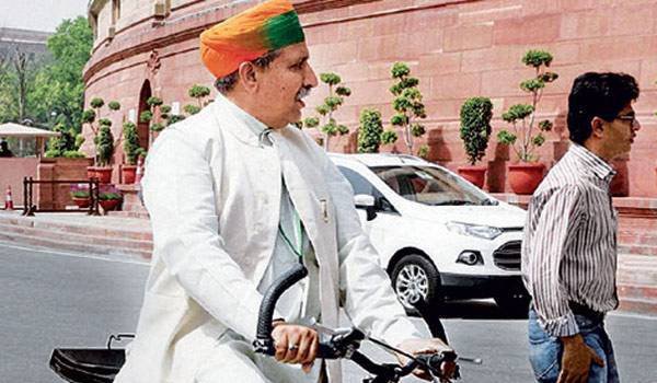 मोदी मंत्रिमंडल में राजस्थान से 4 नए चेहरे शामिल, मेघवाल साईकिल पर पहुंचे