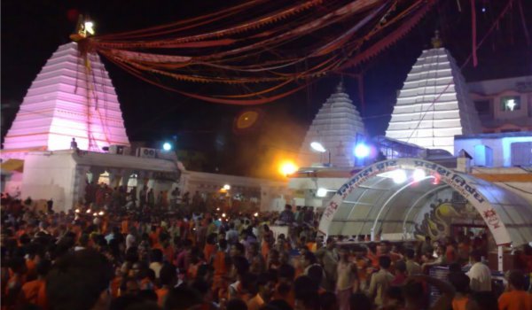 देश के बारह ज्योर्तिलिंगों में से एक है वैद्यनाथ धाम देश के बारह ज्योर्तिलिंगों में से एक है वैद्यनाथ धाम