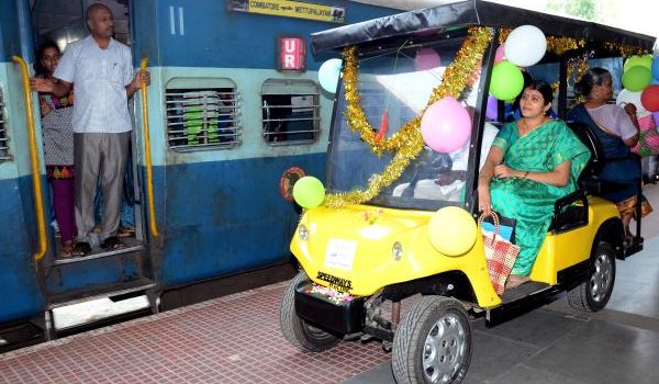 अजमेर समेत देश के 75 रेलवे स्टेशनों पर चलेंगी बैटरी कारें