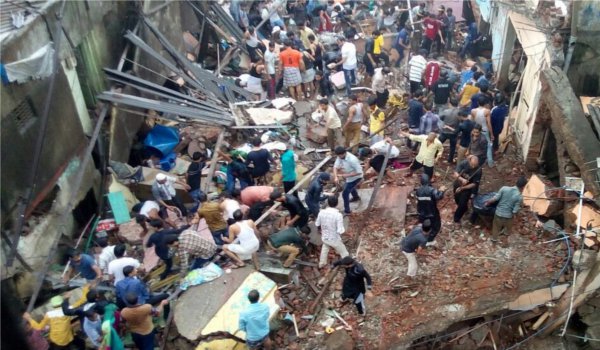 भिवंडी में दो मंजिला इमारत गिरी, 9 लोगों की मौत