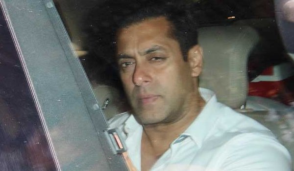 हिरण शिकार प्रकरण : ईद से पहले सलमान को मिली राहत हिरण शिकार प्रकरण : ईद से पहले सलमान को मिली राहत