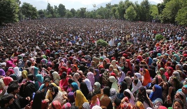 आतंकियों के जनाजों में भीड़ का मतलब? आतंकियों के जनाजों में भीड़ का मतलब?