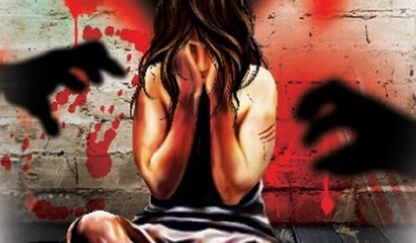 नाबालिग सहेली का अपहरण कर अपने ब्वायफ्रेंड से करवाया रेप नाबालिग सहेली का अपहरण कर अपने ब्वायफ्रेंड से करवाया रेप